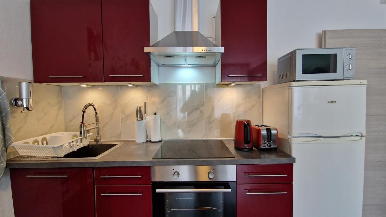 King Bed 4 People Near Basel, Switzerland, Weil Am Rhein, Loerrach, Germ'any, Near Airport