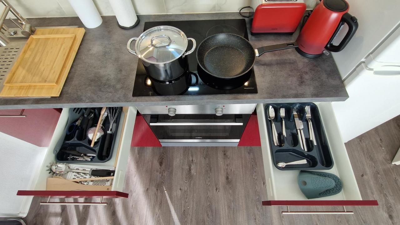 King Bed 4 People Near Basel, Switzerland, Weil Am Rhein, Loerrach, Germ'any, Near Airport *